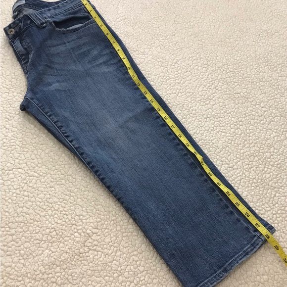 Aeropostale Stretch Denim Blue Jean Capri Pants
Size 9 / 10 Medium 
2 Front & - Picture 15 of 16